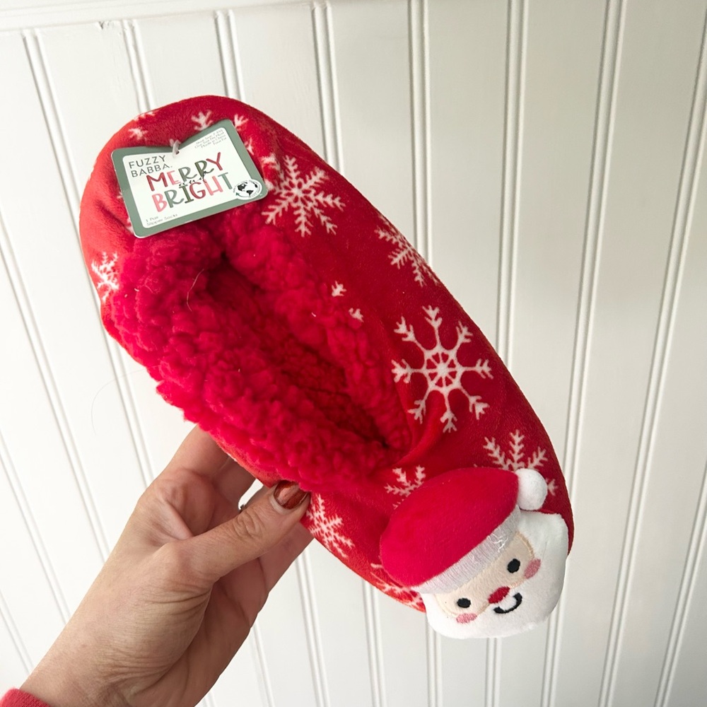 ⭐️ NEW Red Santa Cozy Fuzzy Christmas Slipper Socks Snowflake Design